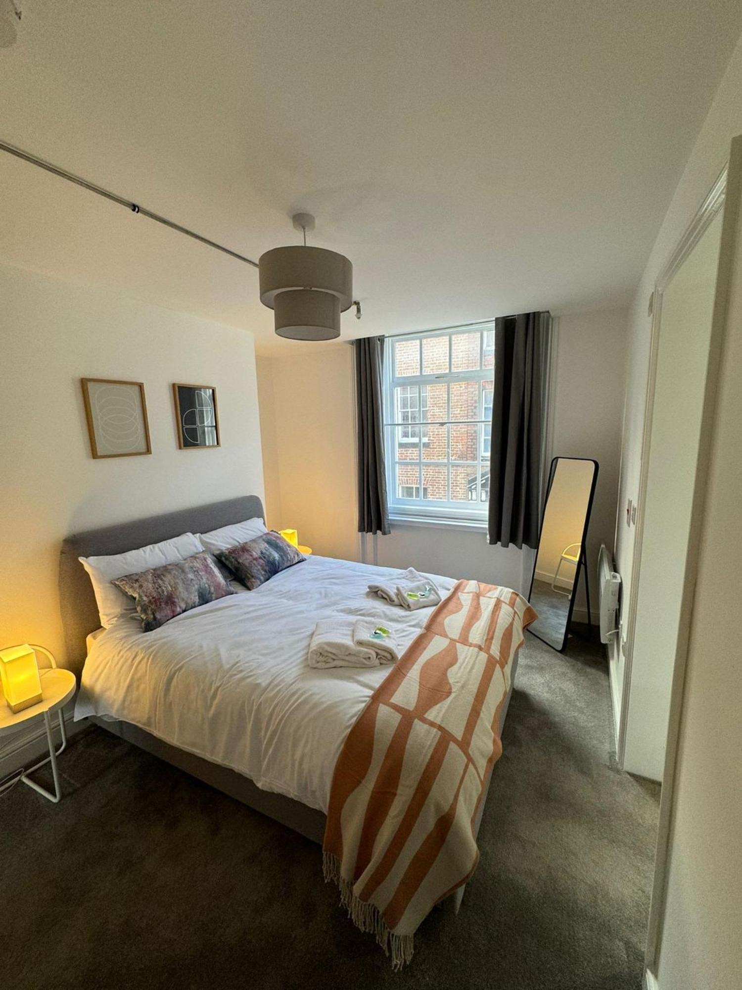 Beautiful 1 Bed 20Mins To Central Manchester 볼턴 외부 사진