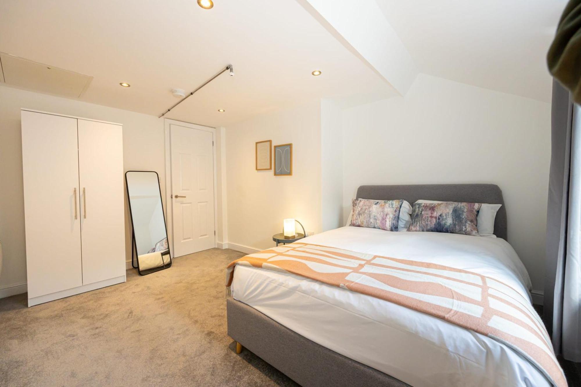 Beautiful 1 Bed 20Mins To Central Manchester 볼턴 외부 사진