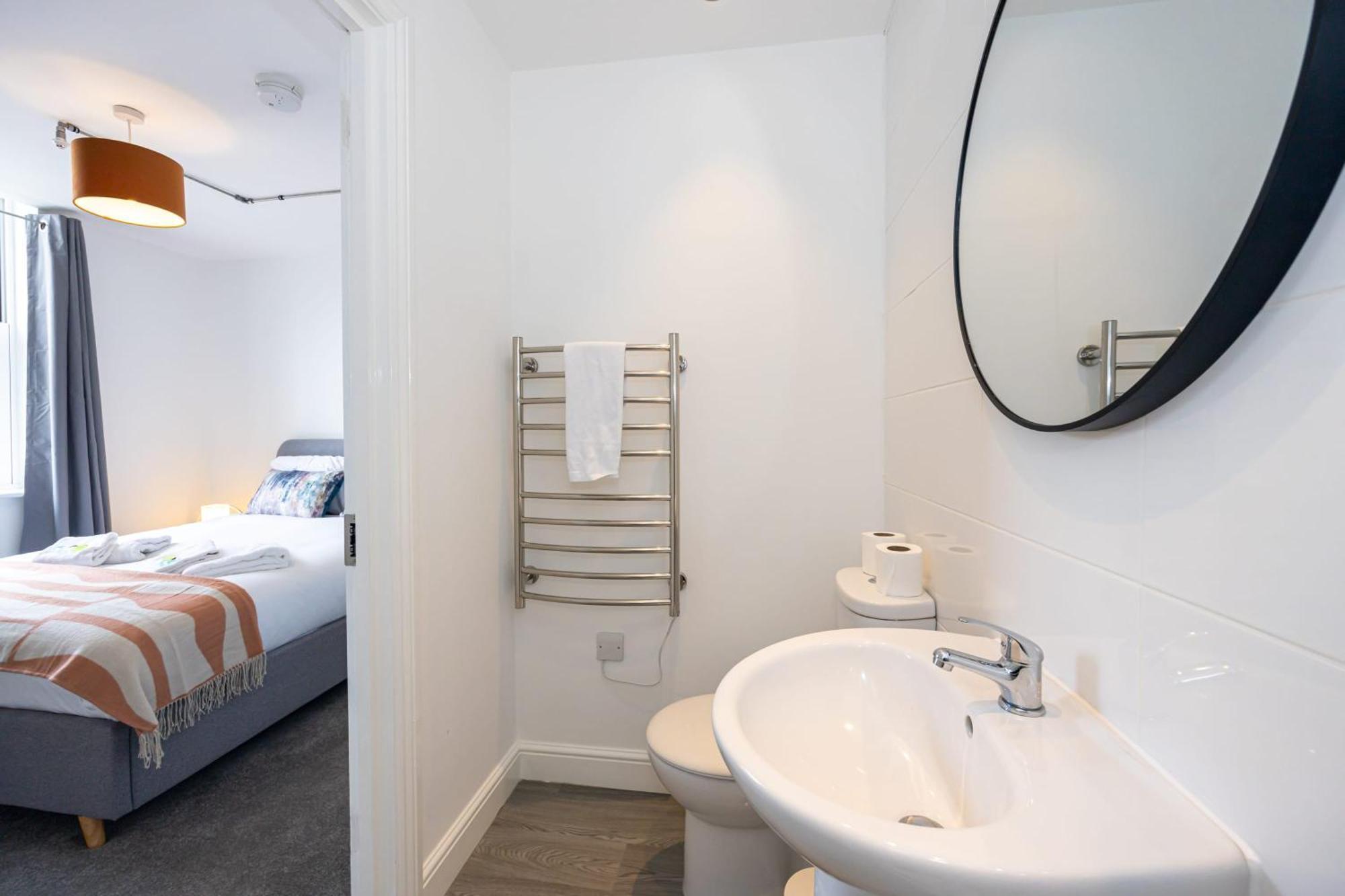 Beautiful 1 Bed 20Mins To Central Manchester 볼턴 외부 사진