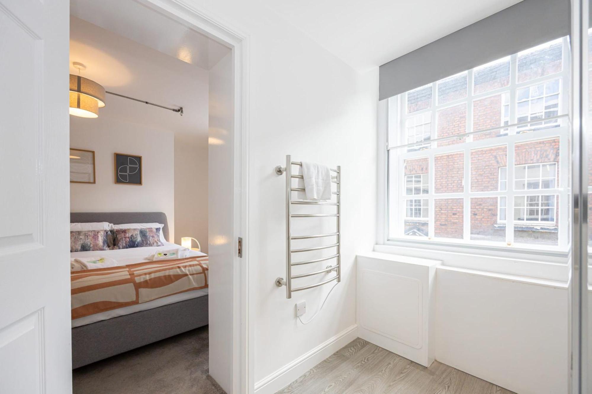 Beautiful 1 Bed 20Mins To Central Manchester 볼턴 외부 사진