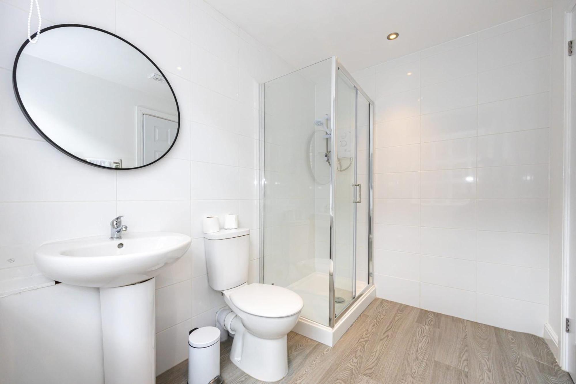 Beautiful 1 Bed 20Mins To Central Manchester 볼턴 외부 사진