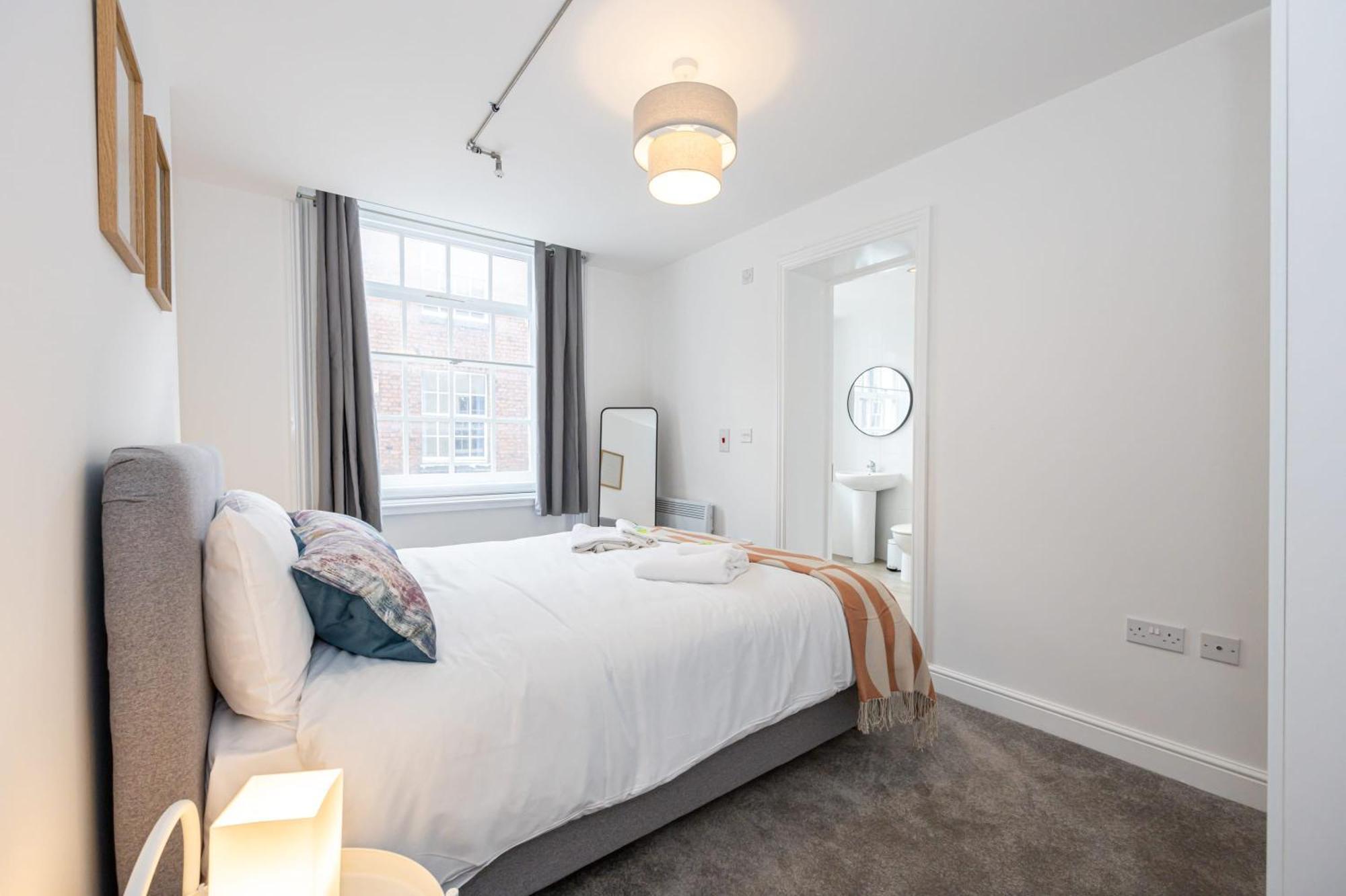 Beautiful 1 Bed 20Mins To Central Manchester 볼턴 외부 사진