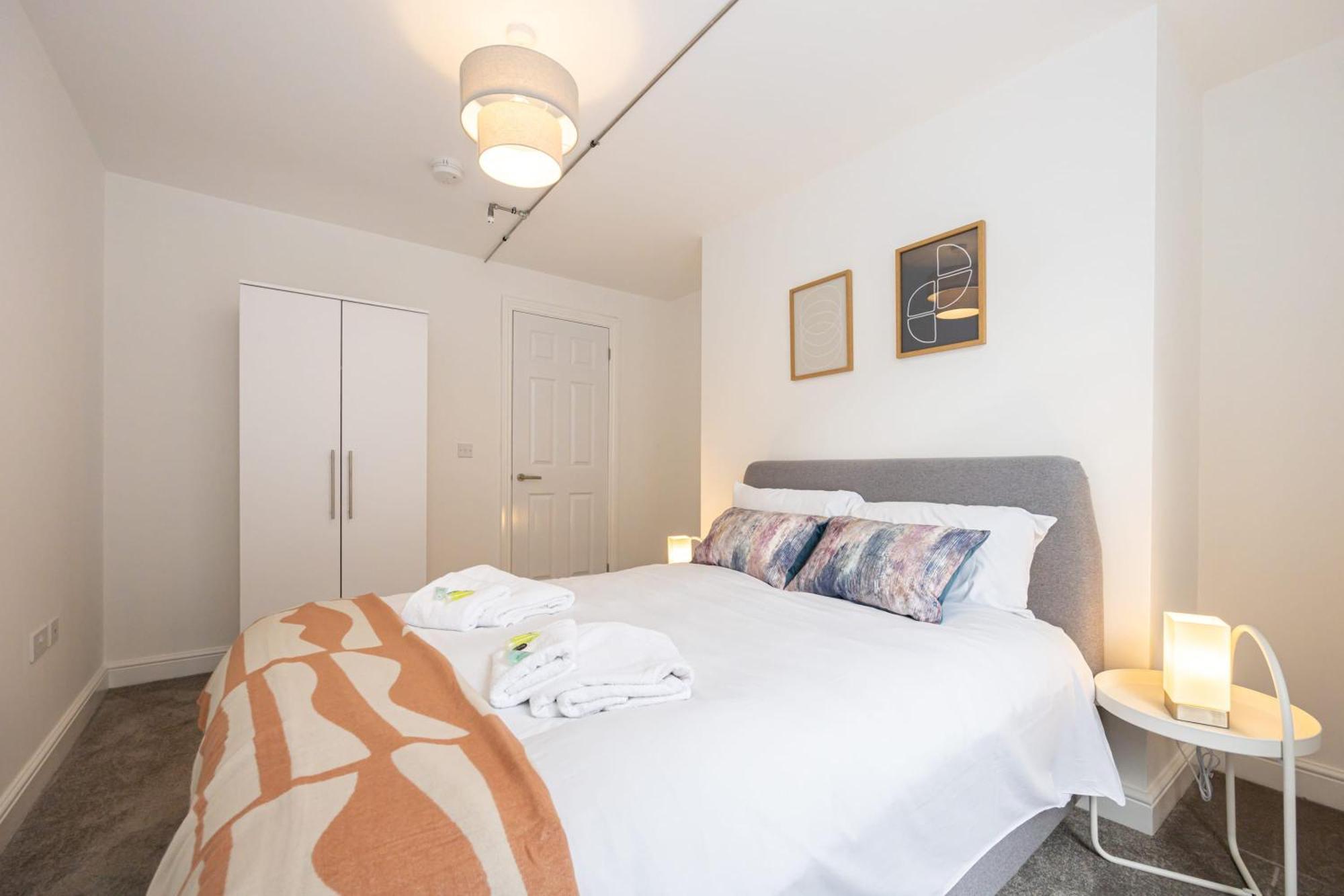 Beautiful 1 Bed 20Mins To Central Manchester 볼턴 외부 사진