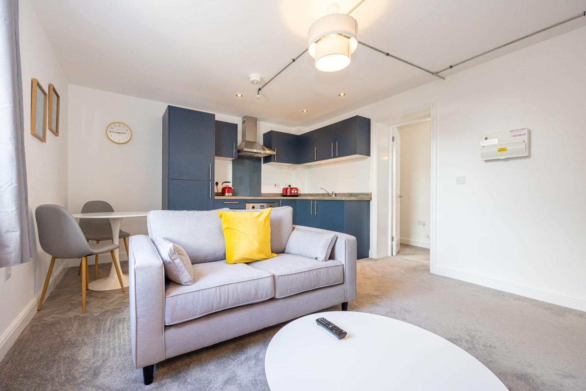 Beautiful 1 Bed 20Mins To Central Manchester 볼턴 외부 사진