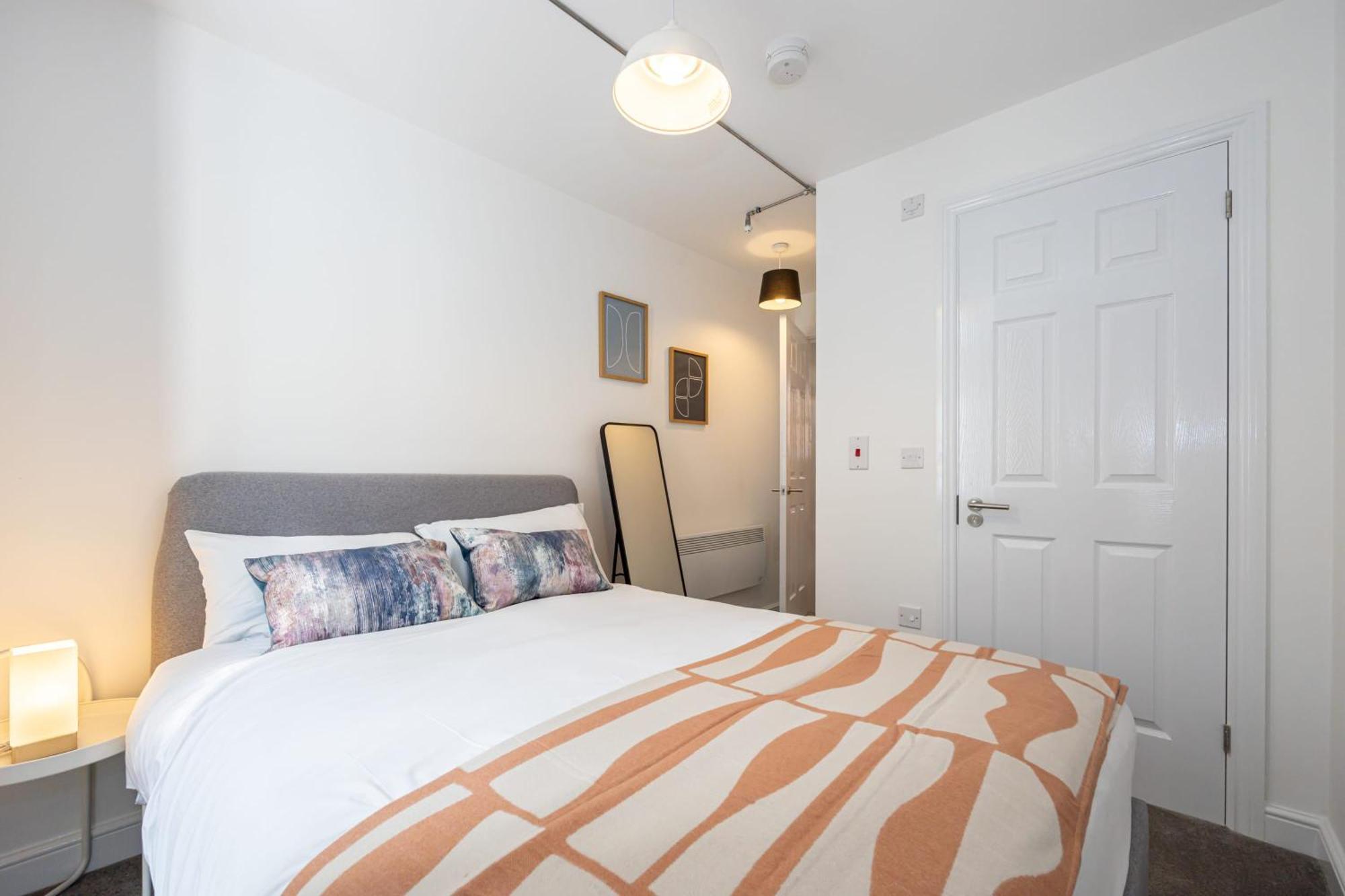 Beautiful 1 Bed 20Mins To Central Manchester 볼턴 외부 사진
