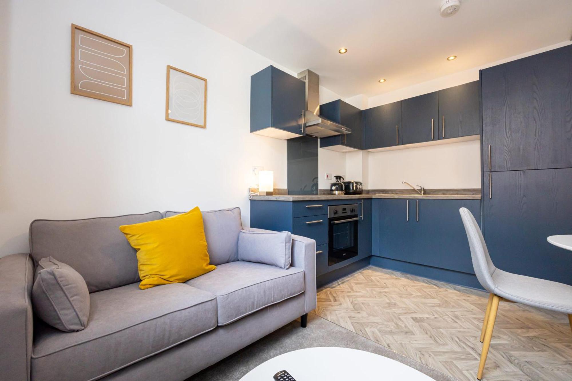Beautiful 1 Bed 20Mins To Central Manchester 볼턴 외부 사진
