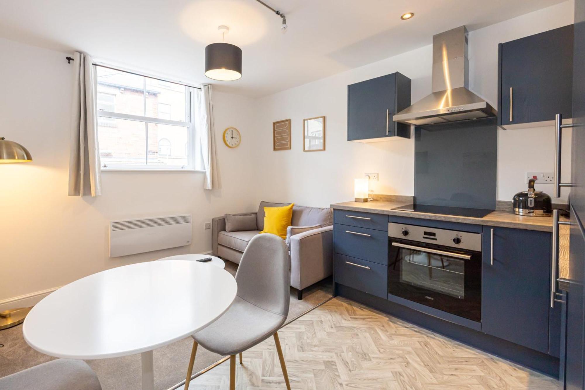 Beautiful 1 Bed 20Mins To Central Manchester 볼턴 외부 사진