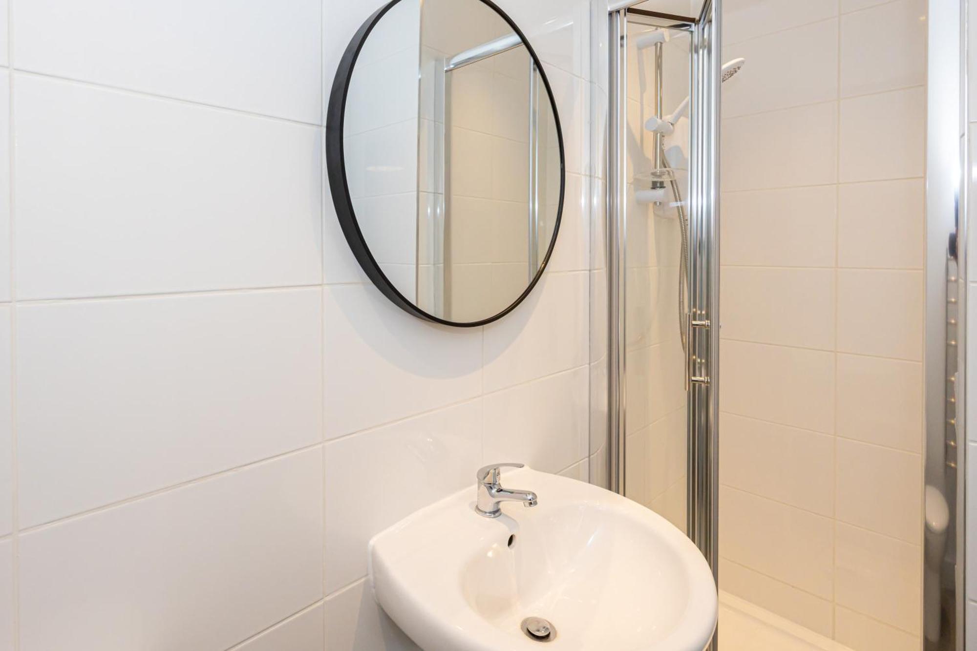 Beautiful 1 Bed 20Mins To Central Manchester 볼턴 외부 사진