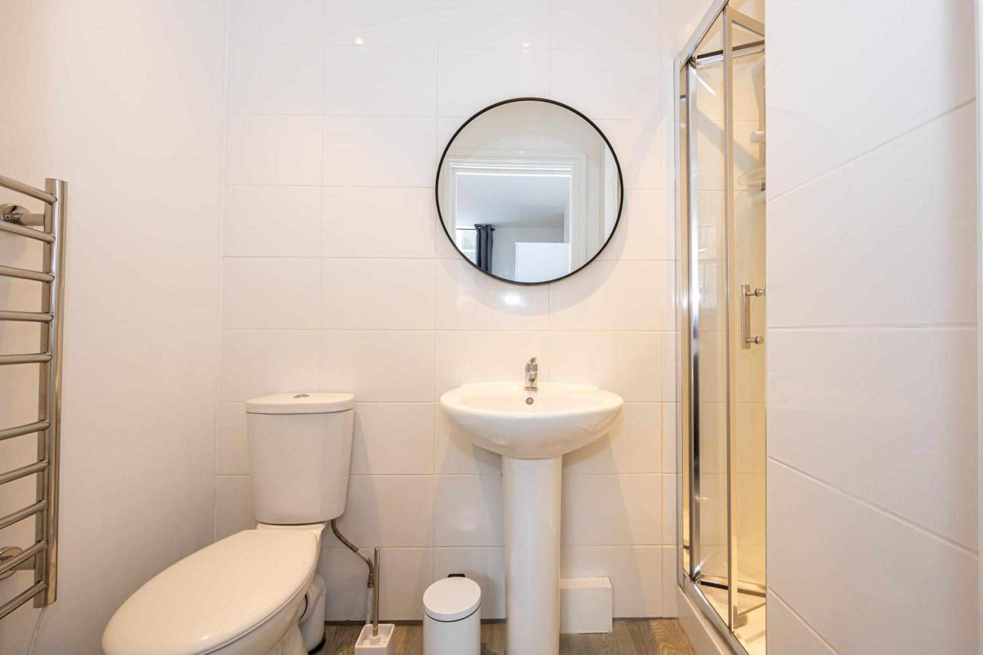 Beautiful 1 Bed 20Mins To Central Manchester 볼턴 외부 사진